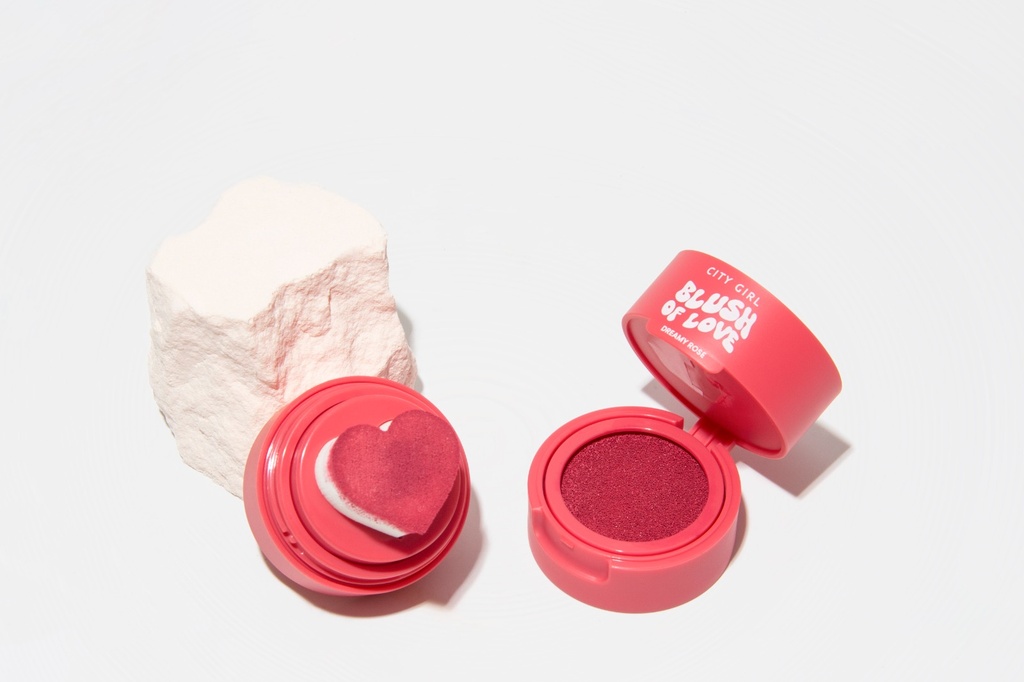 BLUSH OF LOVE RUBOR CON APLICADOR EN FORMA DE CORAZON CITY GIRL